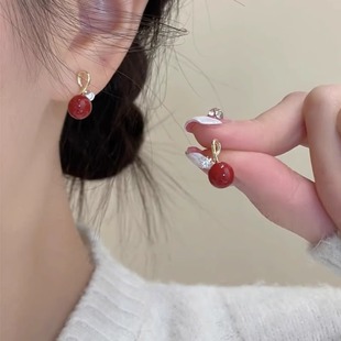 S925银针红珍珠耳钉轻奢精致百搭耳环小众设计感2023新款 耳饰 爆款
