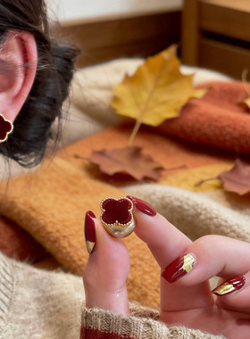 秋冬新款红色植绒幸运草珠珠耳钉法式复古轻奢耳环前后戴时尚耳饰