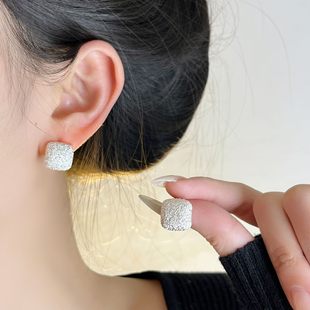 法式 气质耳饰 复古金属颗粒感耳钉几何方形小众设计感耳环简约个性
