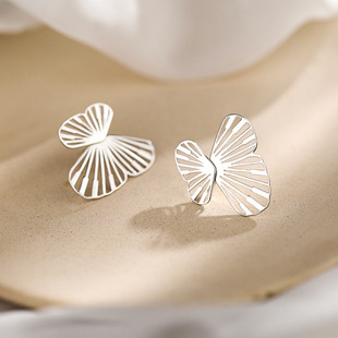 陈十七 小众设计高级感耳饰代发 925纯银镂空蝴蝶耳钉女2025年新款