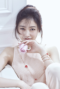 张天爱海报美女明星写真KTV咖啡馆画剧照照片学校宿舍励志装饰21