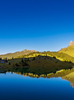 河流山水湖泊自然山水风景海报流水生财招财画湖光山色中堂画168C