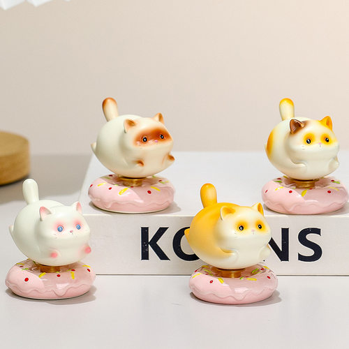 可爱摇摇乐猫猫办公室工位治愈系装饰品摆件卡通转转小猫创意礼品