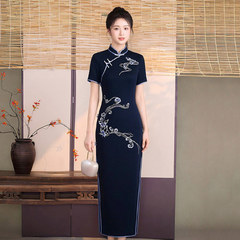 醋酸缎面料旗袍长款现代女改良版时尚年轻款日常生活休闲通勤低领