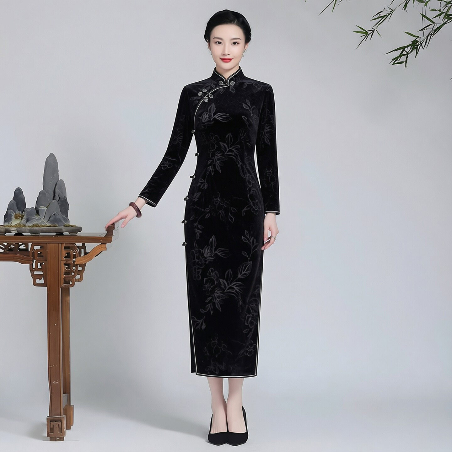 丝绒旗袍长款长袖高端妈妈婚礼气质显年轻中年遮肚子中老年人日常