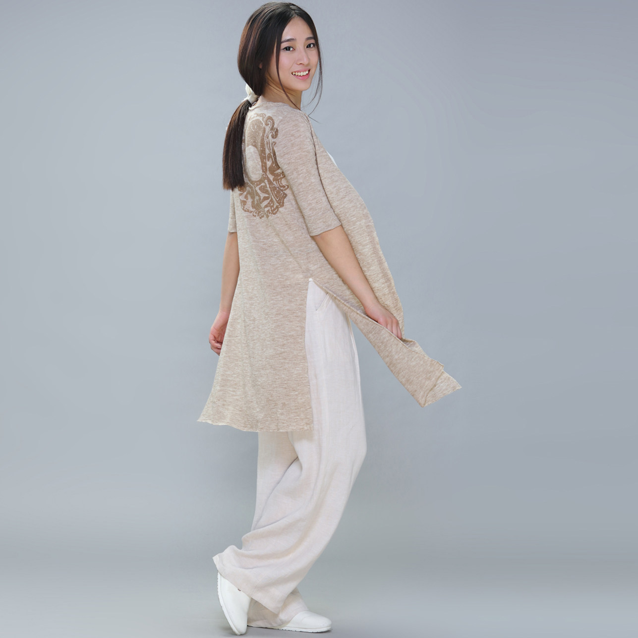 原創設計品牌 原時春夏 文藝複古圖騰印花百搭女針織長開衫 錦字在類目 女裝/女士精品, 毛針織衫中 - 來自Buy2taobao.com提供專業的淘寶代購服務