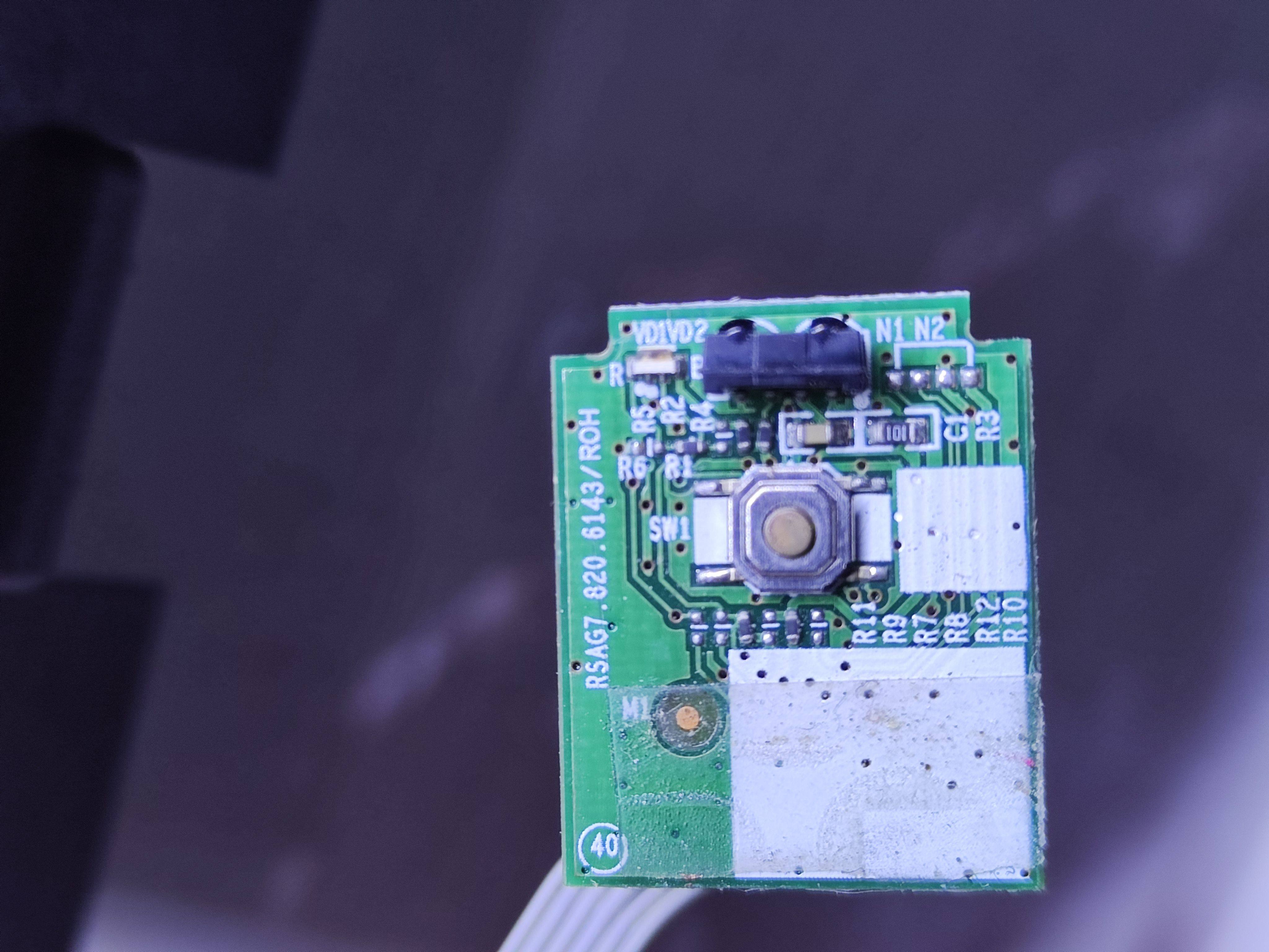 海信LED32N2000遥控按键接收板板 屏线 排线RSAG7.820.6143测好