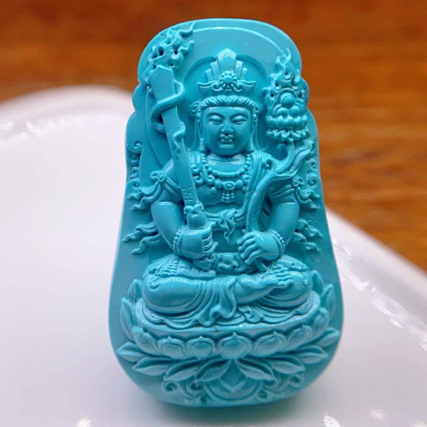 湖北十堰天然原矿高瓷蓝果冻玉化颈饰