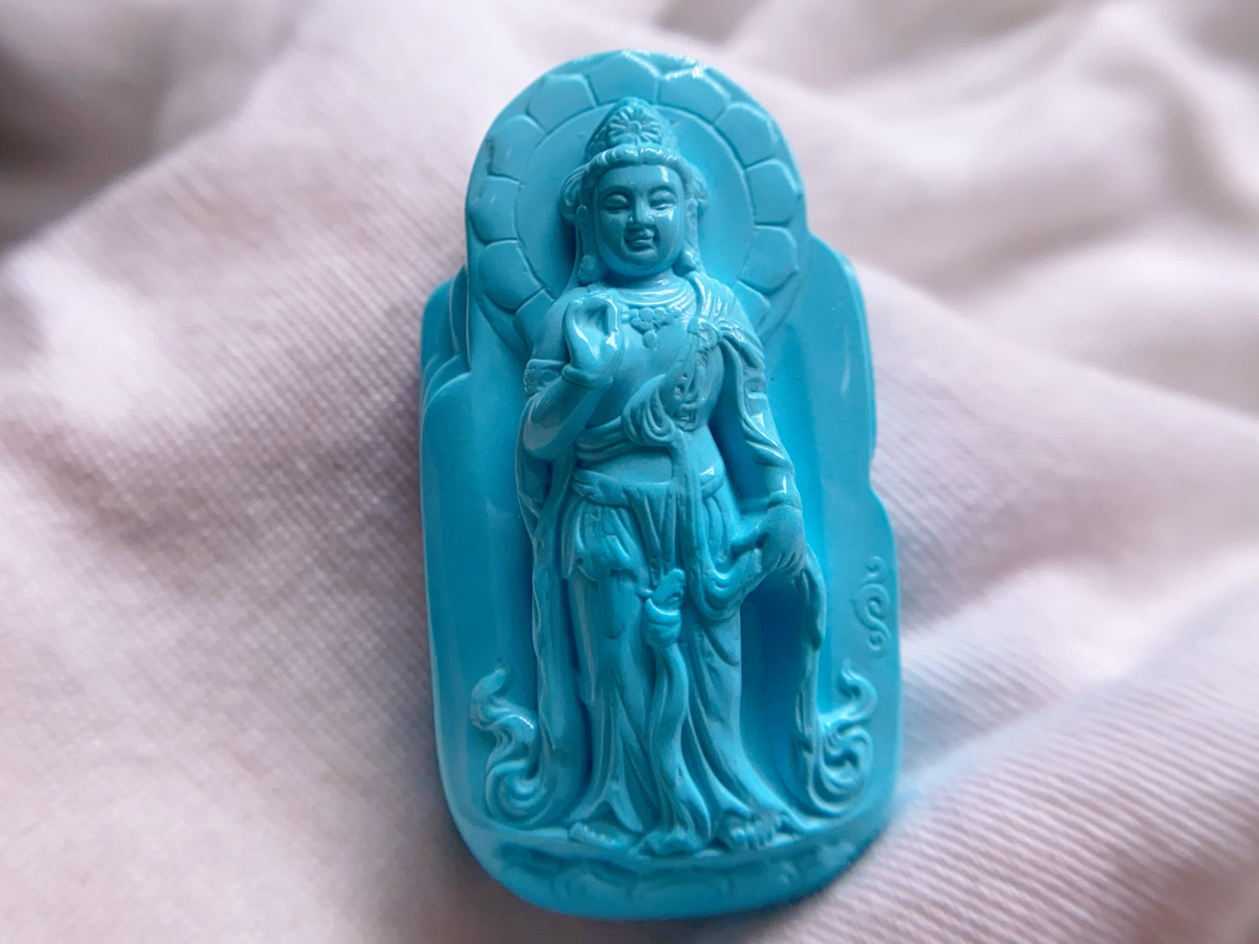 湖北十堰原矿高瓷蓝绿松石雕刻观音吊坠项链手把件重23.71克