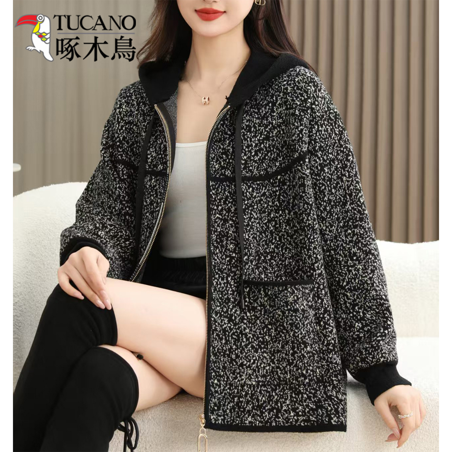 啄木鸟2025年秋冬新款时尚显瘦洋气妈妈装中年女装洋气连帽外套
