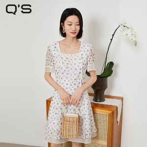 qs秸熙夏季新款复古轻国风连衣裙印花蕾丝显瘦方领中长A摆显瘦裙
