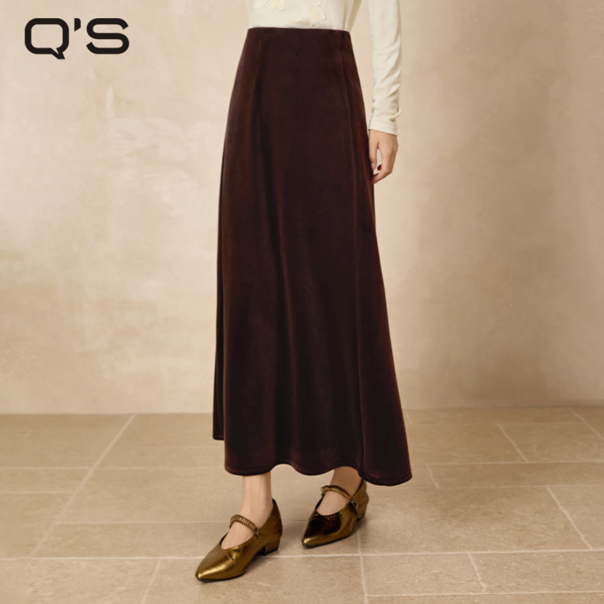 QS秸熙2025冬季新款高级感丝绒半身裙百搭纯色显瘦加绒时尚A字裙,女装/女士精品,半身裙,淘宝优惠券,粉丝福利购,淘宝优惠卷