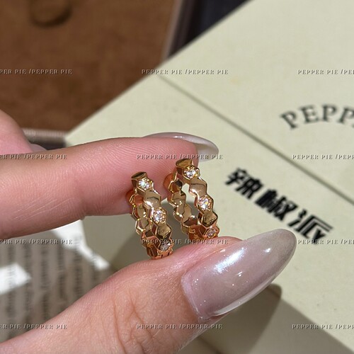 辣椒派定制 香槟金蜂巢镶钻耳圈女 气质通勤简约经典耳环老钱风