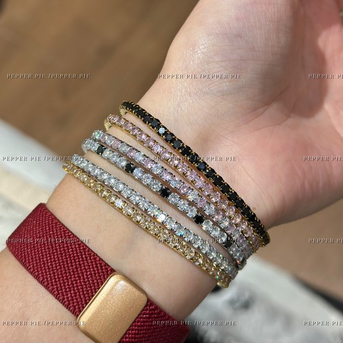 辣椒派推荐!不掉色巨闪弹力钻石手链女 高碳四爪满钻老钱风百搭