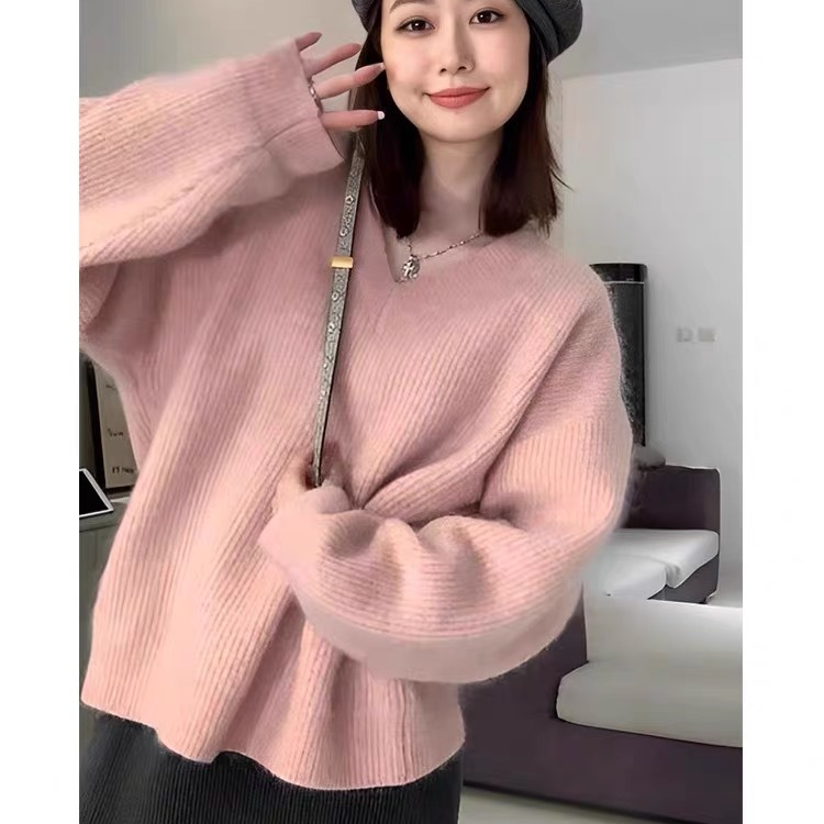高级感V领白色毛衣女秋冬慵懒风