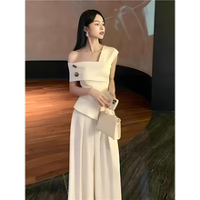 今年流行爆款套装2025新款女装夏季小众设计时尚露肩御姐炸街上衣