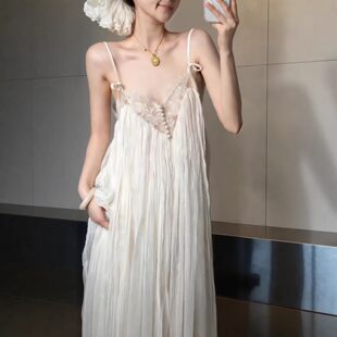温柔风气质仙女蕾丝吊带连衣裙女装2026夏季新款名媛度假性感长裙