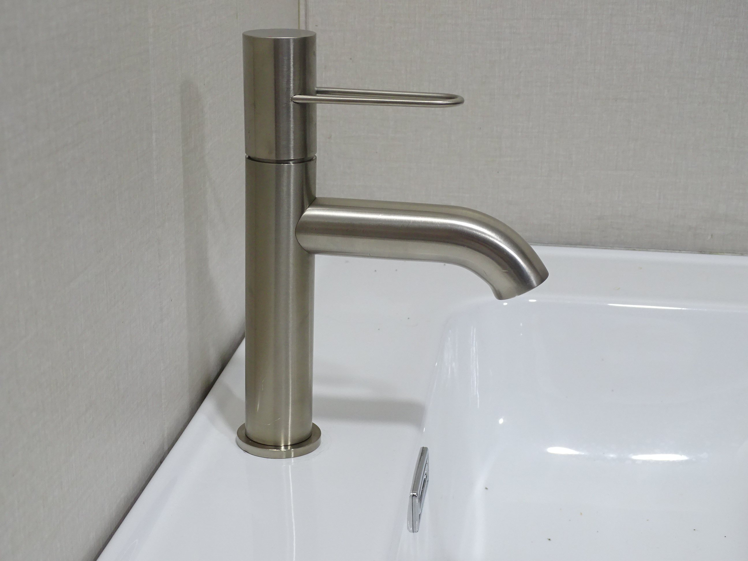 德国进口 未使用 有划痕磕碰 盥洗台面盆混合式冷热水龙头