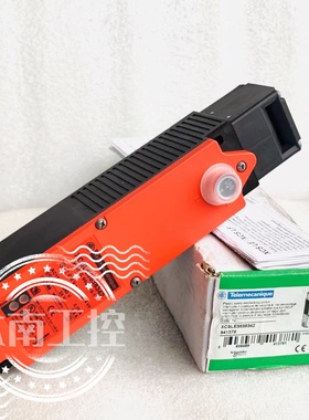 原装施耐德安全门开关 XCSLE3838342   AC230V 现货 XCSLE3838342