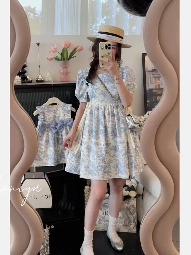 부모-자식 착용 2023 여름 새 어머니-딸 어머니-자식 착용 셔츠 꽃무늬 드레스 청화 도자기 중국 스타일 스커트