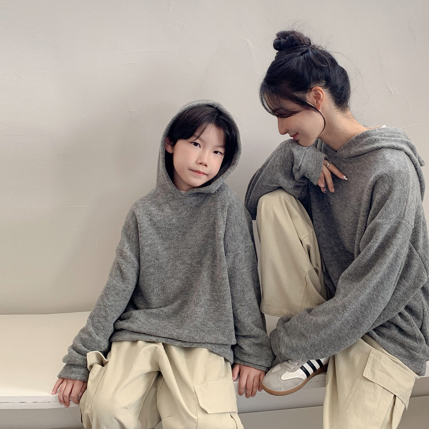 亲子装卫衣秋冬款连帽母女母子一家三口韩版宽松灰色套头外套上衣