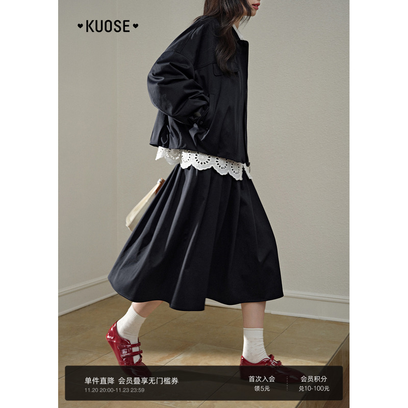 色翻领外套百褶伞裙两件套