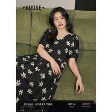 阔色黑色v领花边肌理连衣裙子女2025夏季新款复古碎花收腰a字长裙