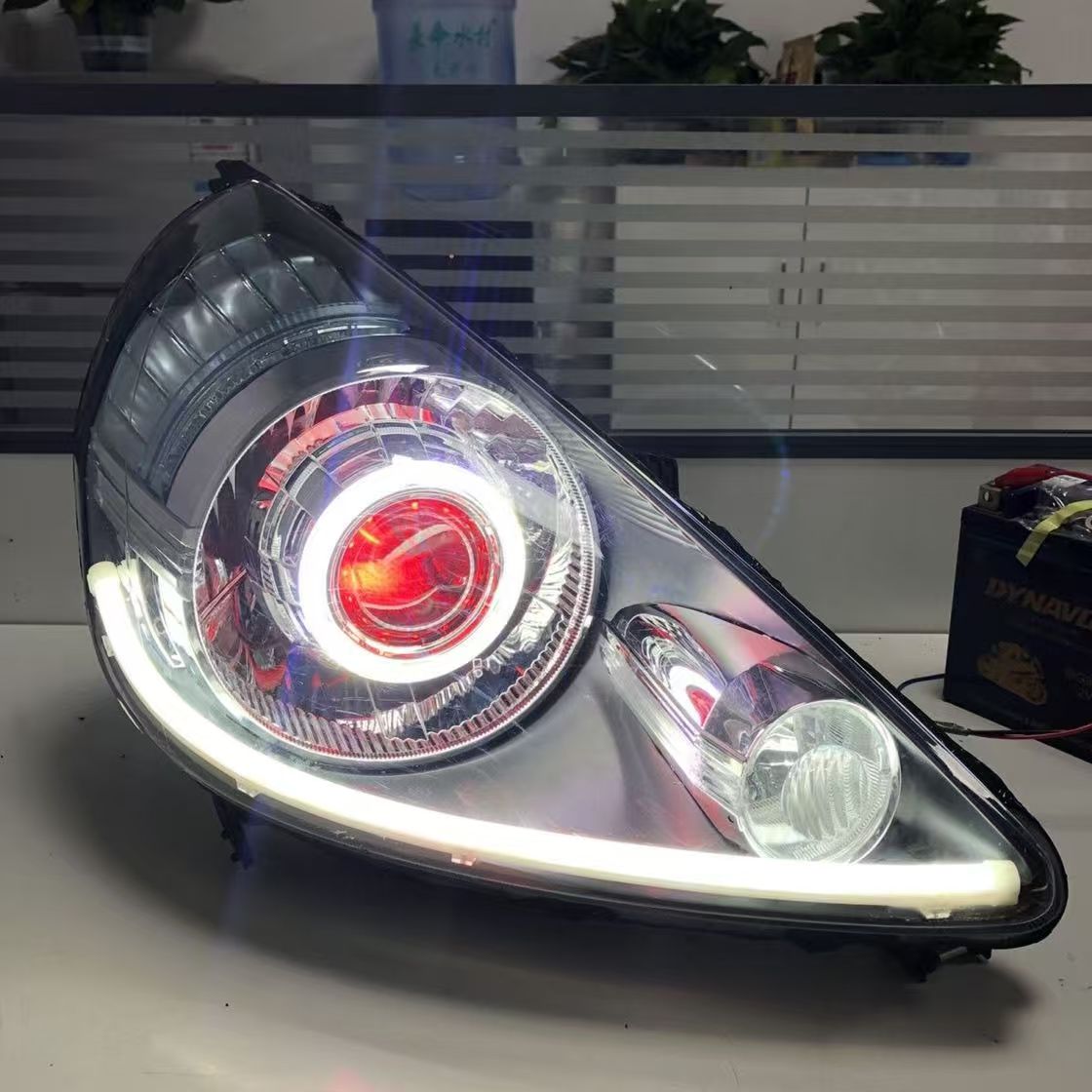 03-08飞度大灯透镜改装led天使恶魔眼升级流光日行灯远近光灯总成
