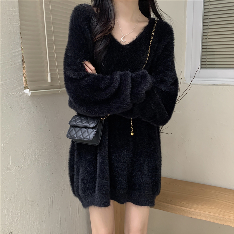黑色软糯水貂绒毛衣女秋冬高级感超好看V领宽松内搭打底上衣加厚