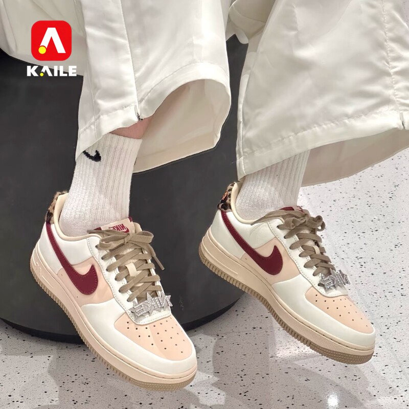 NIKE女子AF1轻便休闲板鞋