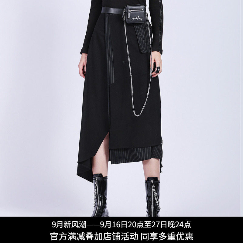 纳帕佳暗黑风不对称拼接工装裙