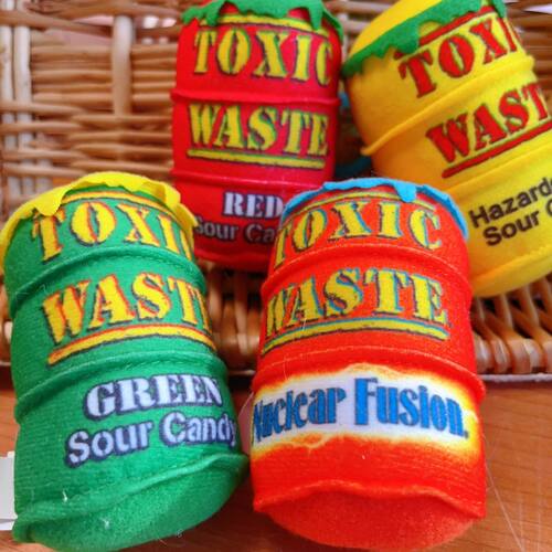 美国爆款toxic waste极酸的糖果周边毛绒玩具玩偶包包挂件挂饰