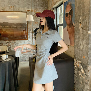 灰色polo领手臂T恤洋装女夏2026新款高级感修身包臀后妈短裙子