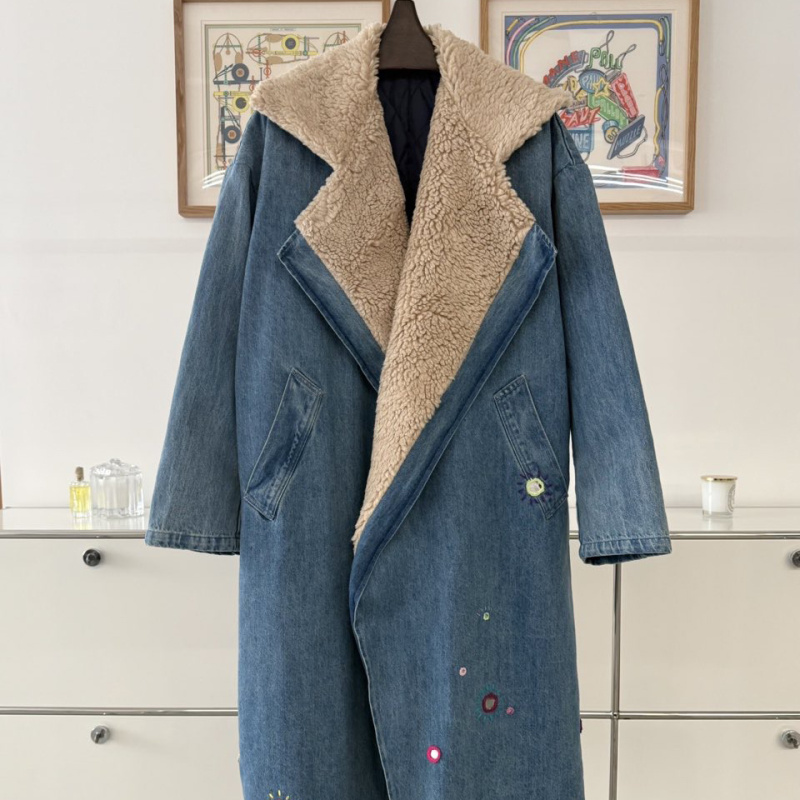 摇粒绒翻领设计羊毛绣花牛仔大衣