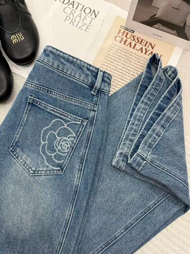 早春气质山茶花～烫钻弯刀裤显瘦不挑人日常通勤休闲宽松牛仔裤女