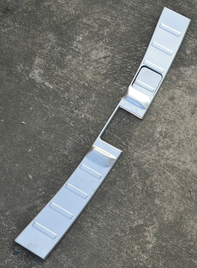 2016款进口三菱新欧蓝德专用不锈钢后杠踏板 OUTLANDER内置后护板