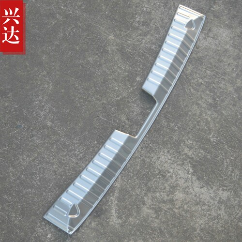 适用于2016-19款一汽奔腾B50专用不锈钢后备箱踏板 B50内置后护板