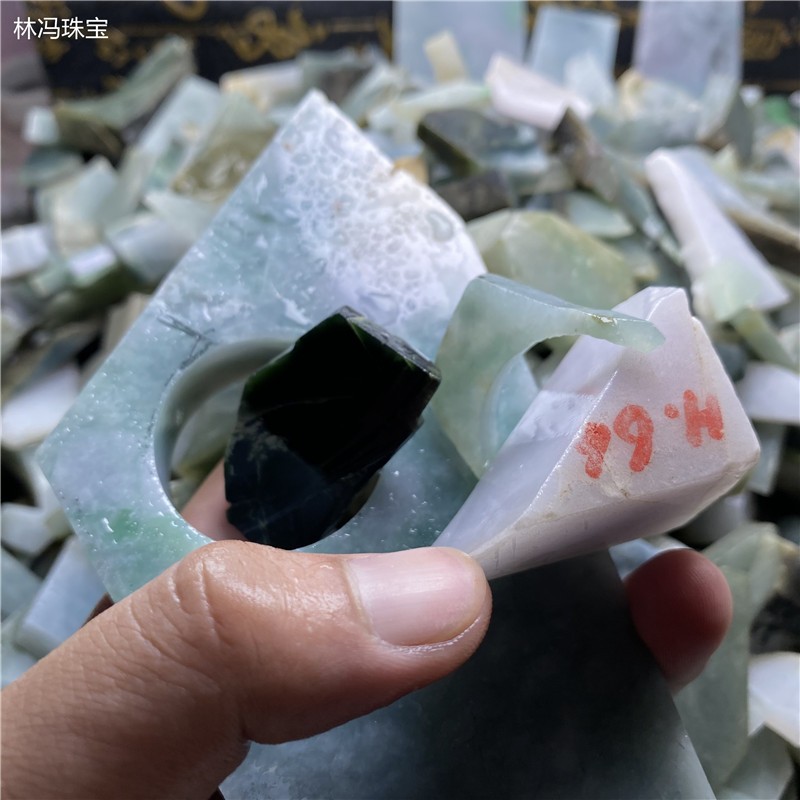 林冯珠宝翡翠原石边角料冰种毛料手镯玉石半明料下角料翡翠边角料