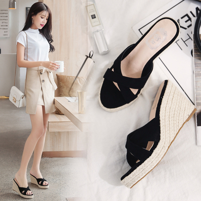 时尚坡跟交叉带草编防滑凉拖鞋