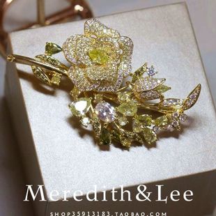 高级感轻奢花瓣气质森系橄榄绿别致优雅锆石胸针 Meredith&Lee
