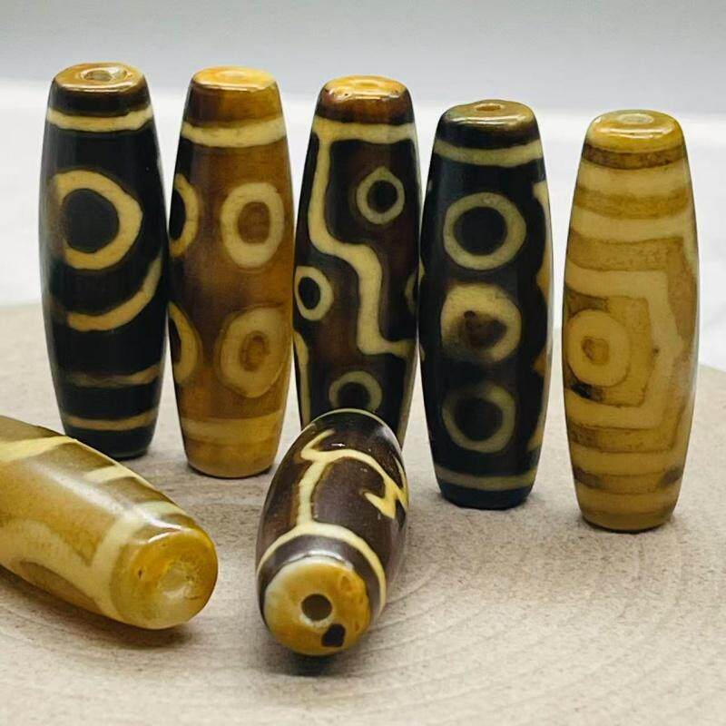 保真品西藏天然玛瑙做旧老天珠牙黄虎牙二三八九眼吊坠配饰品颈坠