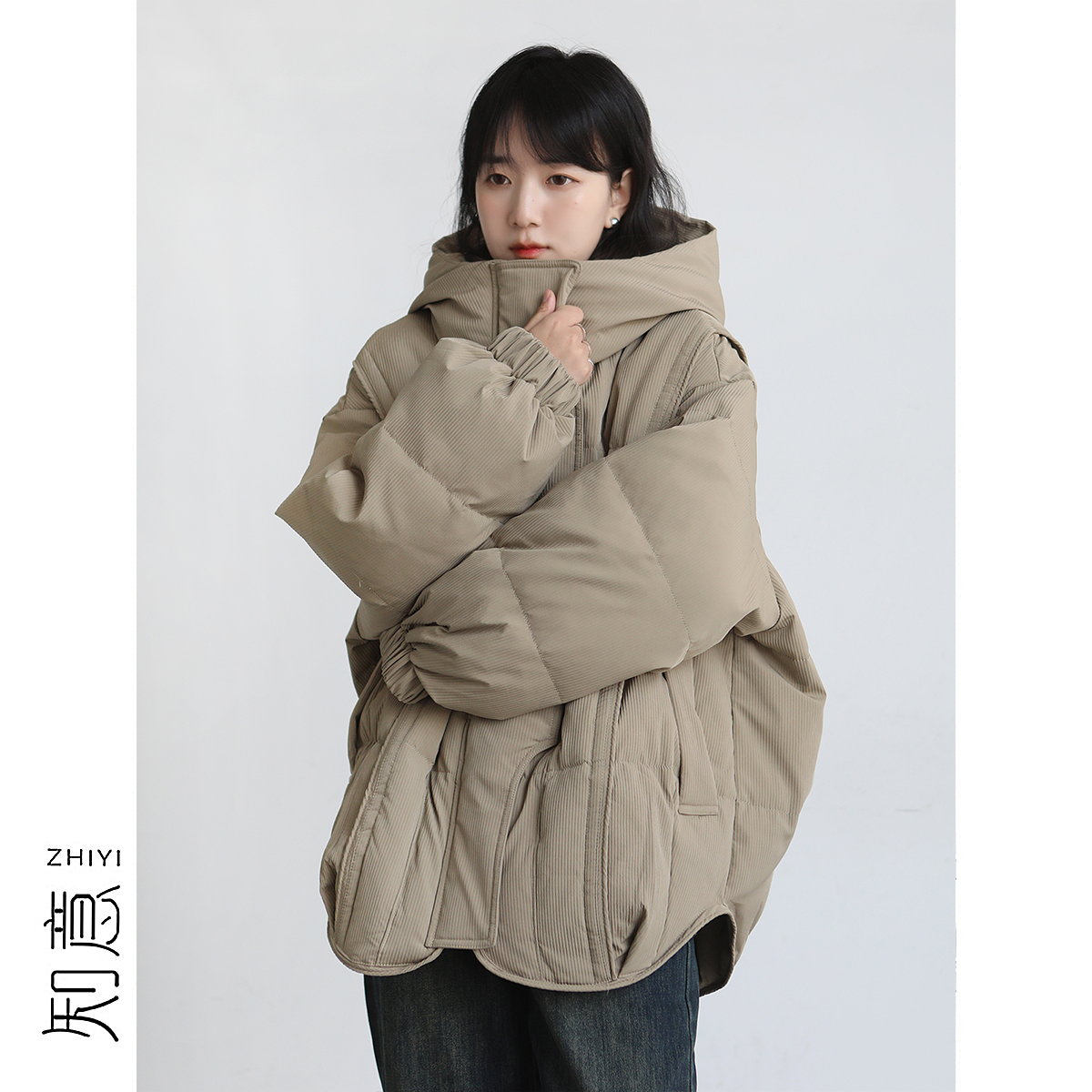 休闲短款立领显瘦羽绒服百搭