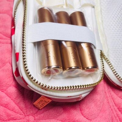 特价清仓新西兰KM口红