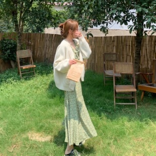 天丝麻豆沙绿碎花连衣裙 鱼尾长袖 饭小队 有一点点嗲