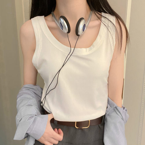 宽松无袖西服搭配螺纹背心宽松