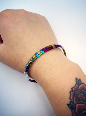 欧美新款电音镭射电镀箭头百搭