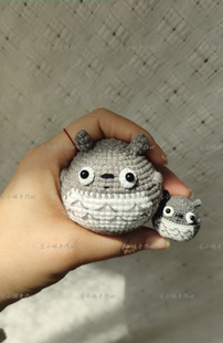 成品手工钩织龙猫玩偶毛线编织玩偶摆件礼物包包挂件配饰胸针