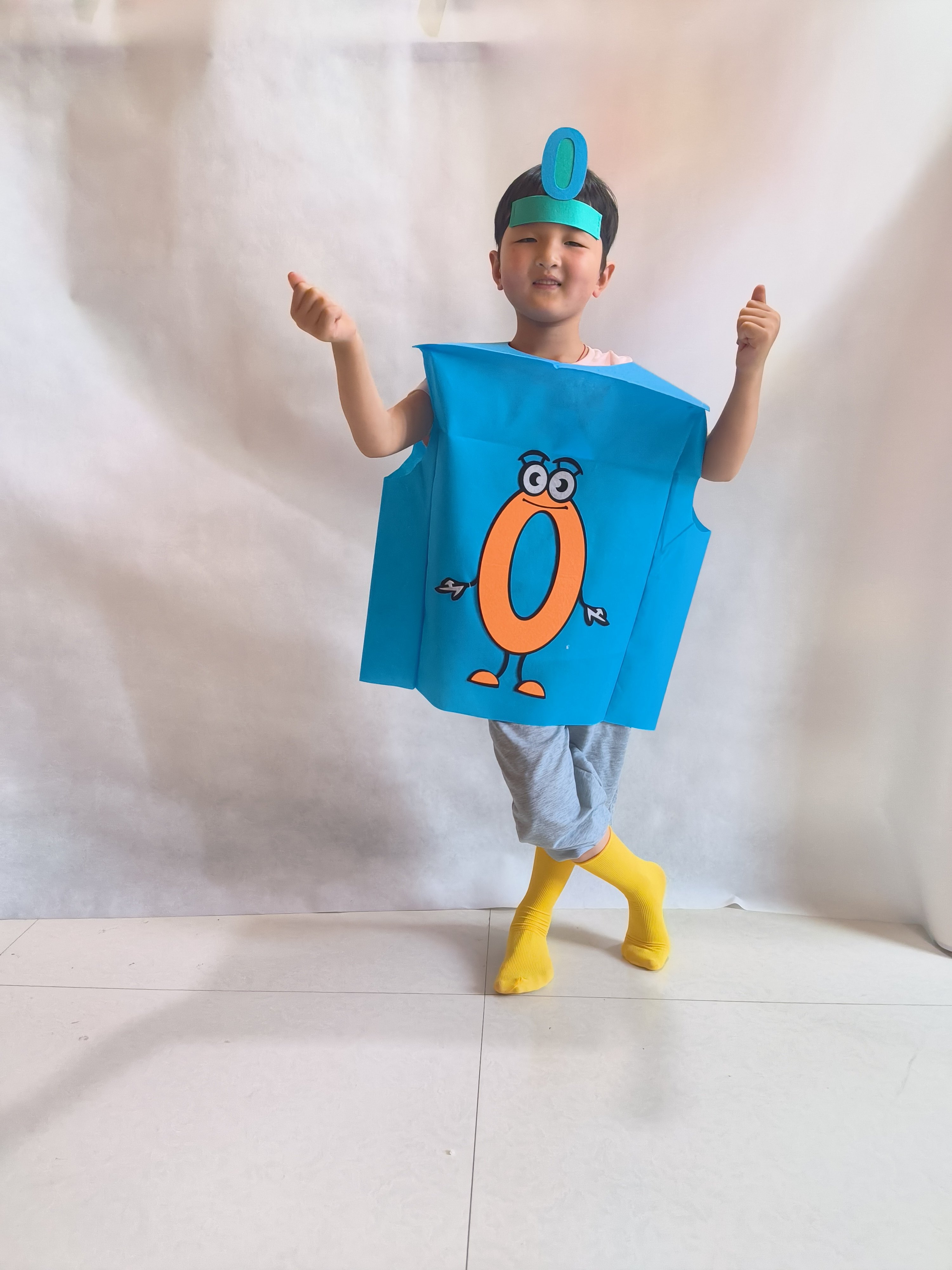 幼儿园数字扮演舞蹈演出服装儿童字母标点符号字典表演服卡通造型