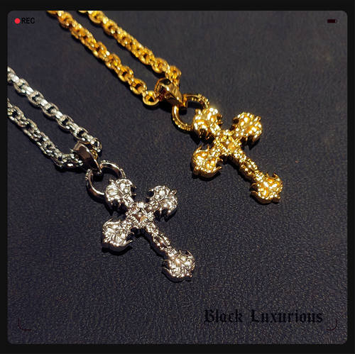 电镀火焰十字刻字项链金色