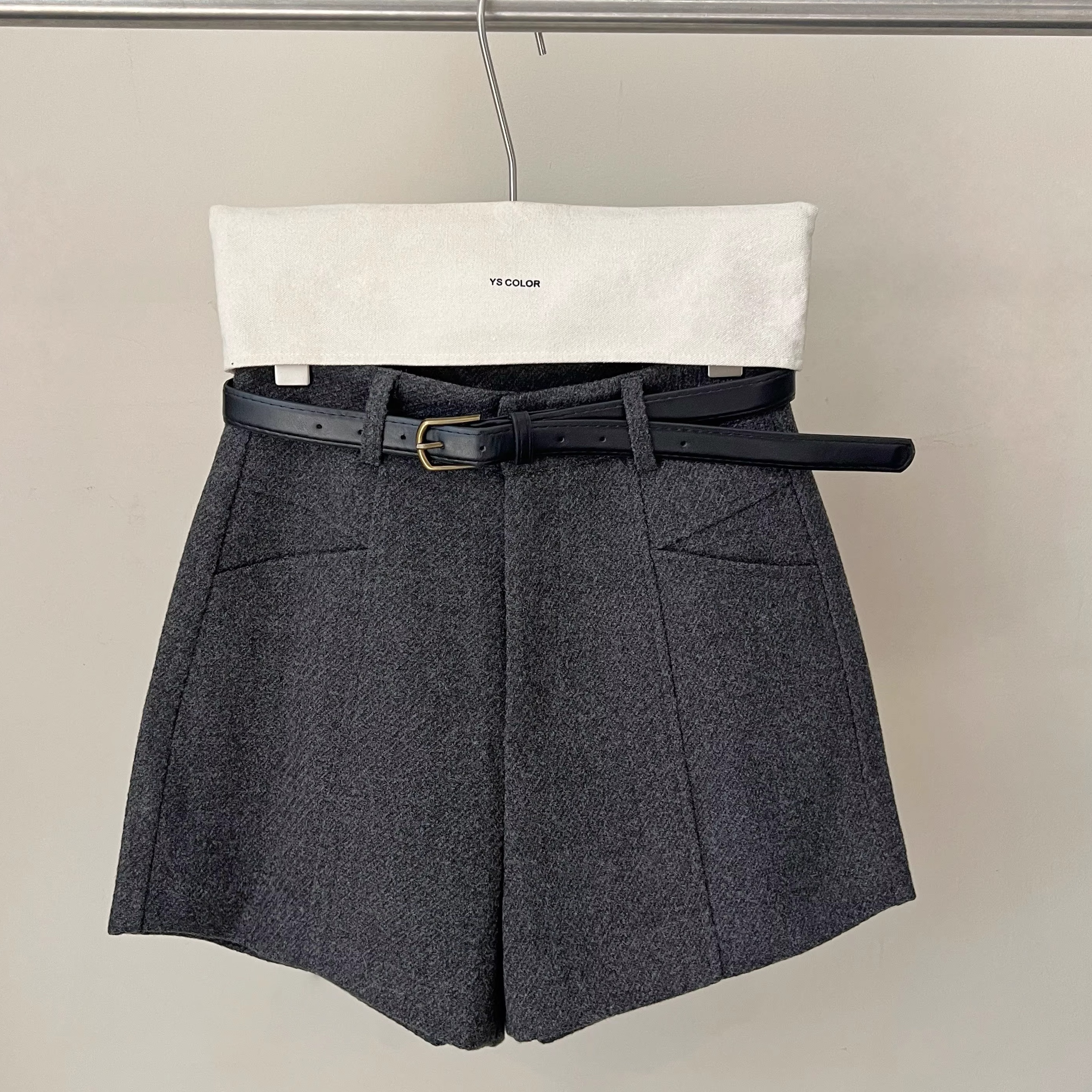 灰色西装毛呢短裤女秋冬显瘦靴裤